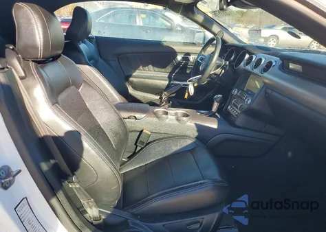 2023 Ford Mustang z USA, uszkodzony, nr VIN 1FATP8UHXP5104862